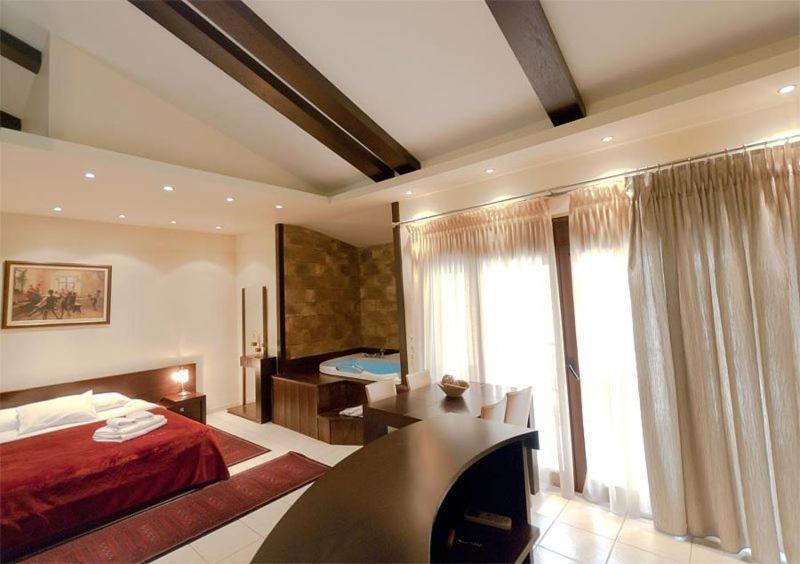 Nostos Hotel Loutraki  Bagian luar foto