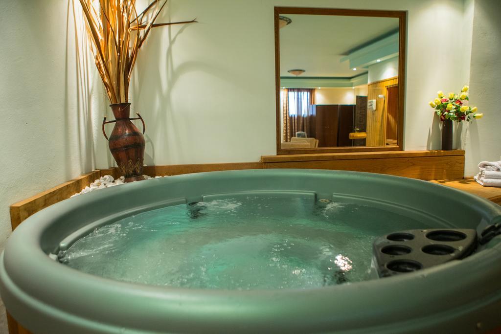 Nostos Hotel Loutraki  Bagian luar foto